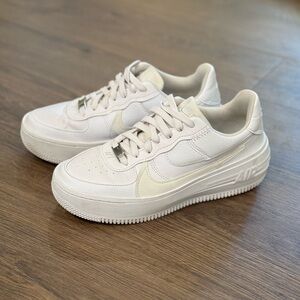 Air Force 1 Platform Sneaker